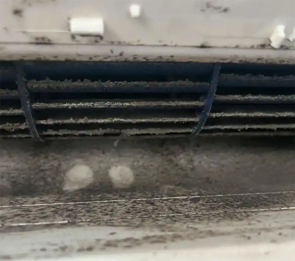 朗县空调吹的风有股烧焦味是怎么回事